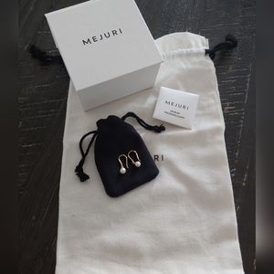 Mejuri Fishhook 14K gold Pearl earrings